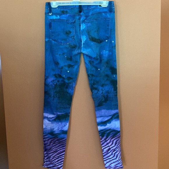 Paige denim ladies jeans with starry night type scene in size 27. - Picture 3 of 10